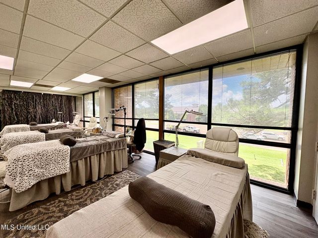 1 Woodgreen Place, 202, Madison, MS 39110