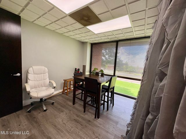 1 Woodgreen Place, 202, Madison, MS 39110