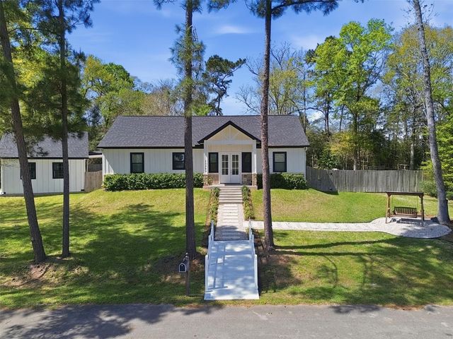 13203 Royal Shores Drive, Conroe, TX 77303