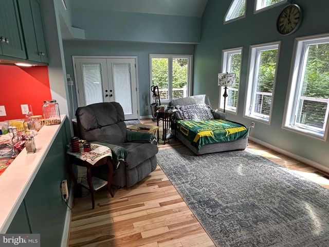 175 CHASE WOODS LN, Great Cacapon, WV 25422