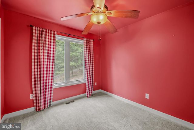 175 CHASE WOODS LN, Great Cacapon, WV 25422