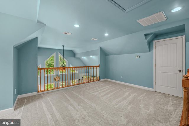 175 CHASE WOODS LN, Great Cacapon, WV 25422