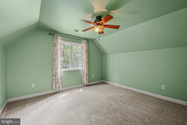 175 CHASE WOODS LN, Great Cacapon, WV 25422