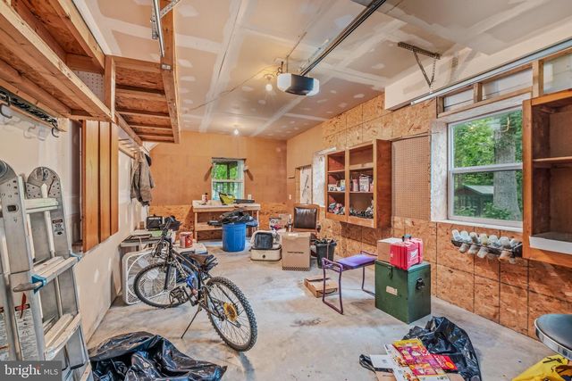 175 CHASE WOODS LN, Great Cacapon, WV 25422