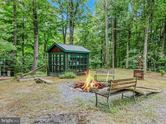 175 CHASE WOODS LN, Great Cacapon, WV 25422