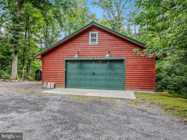 175 CHASE WOODS LN, Great Cacapon, WV 25422