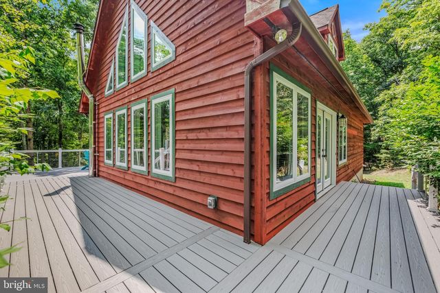 175 CHASE WOODS LN, Great Cacapon, WV 25422