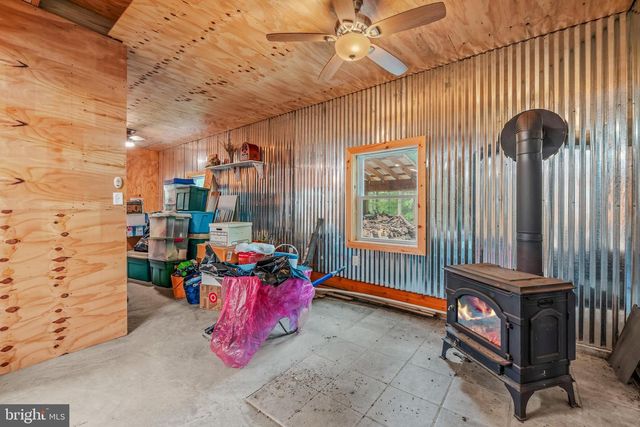 175 CHASE WOODS LN, Great Cacapon, WV 25422