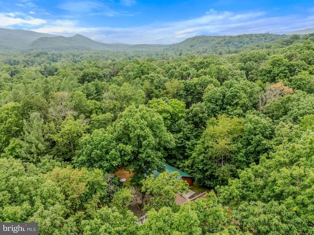 175 CHASE WOODS LN, Great Cacapon, WV 25422