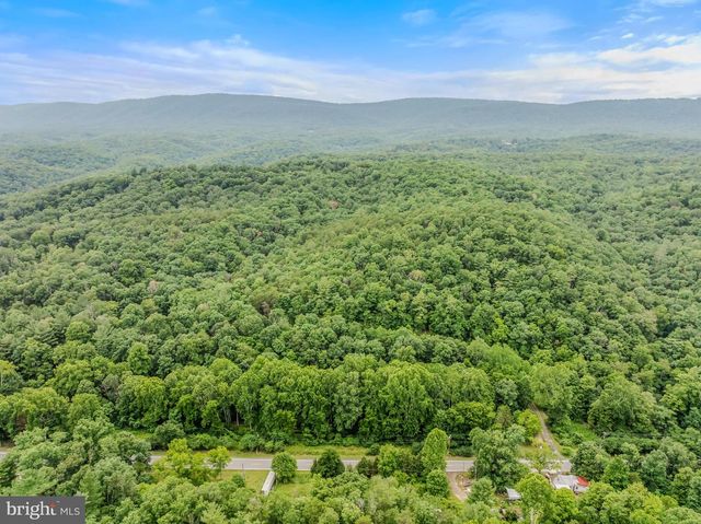 175 CHASE WOODS LN, Great Cacapon, WV 25422