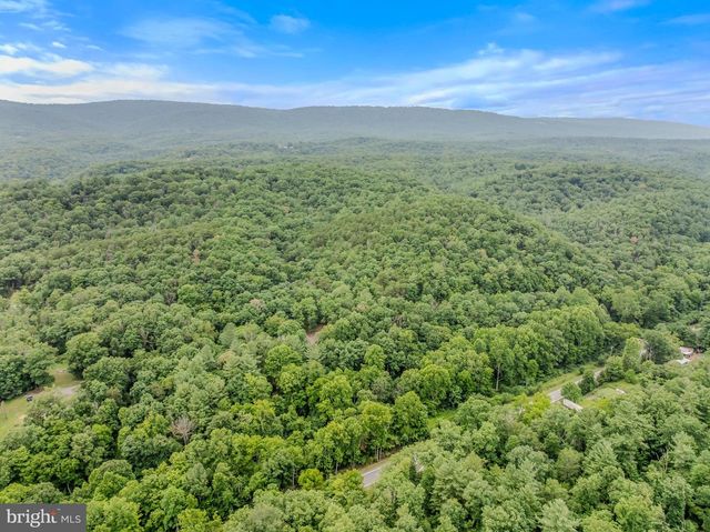 175 CHASE WOODS LN, Great Cacapon, WV 25422