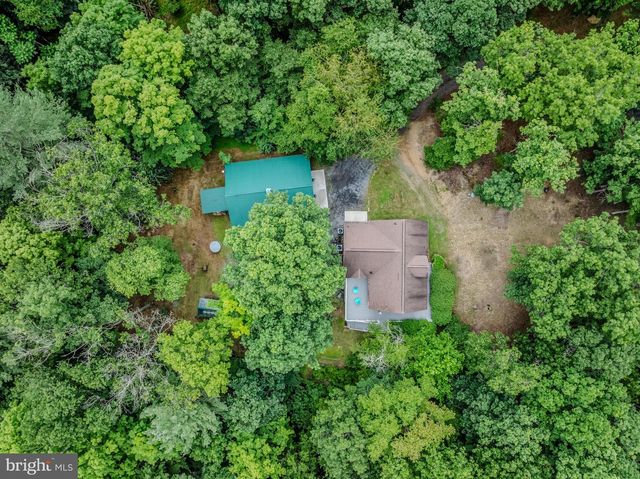 175 CHASE WOODS LN, Great Cacapon, WV 25422