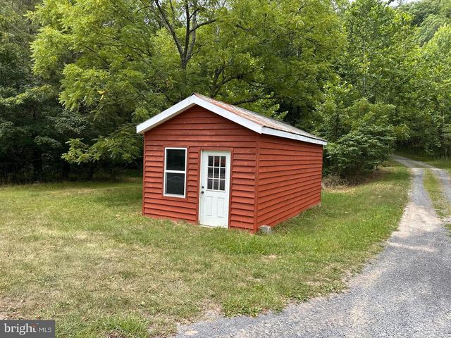 175 CHASE WOODS LN, Great Cacapon, WV 25422