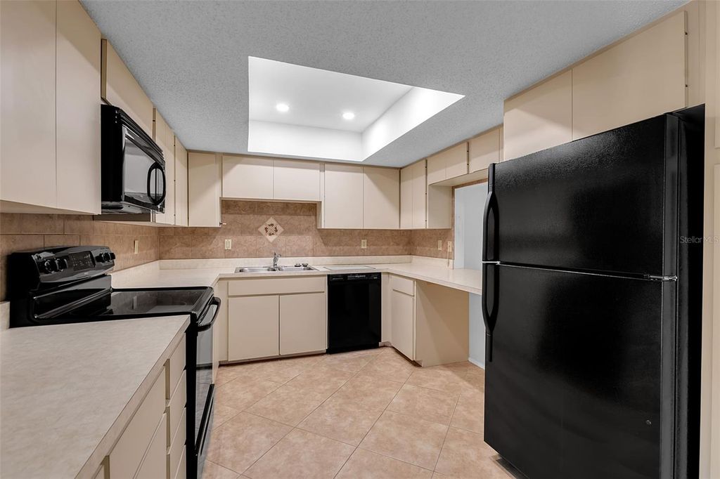 Image 18 of property listing at 5241 MARSH FIELD LANE 18, Sarasota, FL 34235