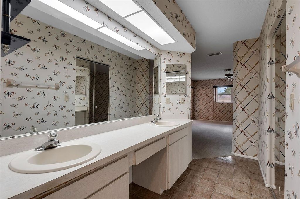 Image 24 of property listing at 5241 MARSH FIELD LANE 18, Sarasota, FL 34235