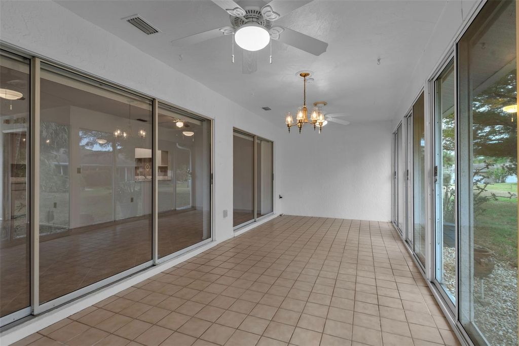 Image 31 of property listing at 5241 MARSH FIELD LANE 18, Sarasota, FL 34235