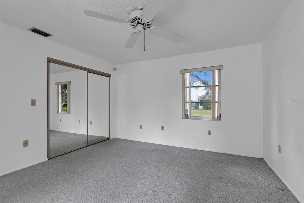 Image 7 of property listing at 5241 MARSH FIELD LANE 18, Sarasota, FL 34235
