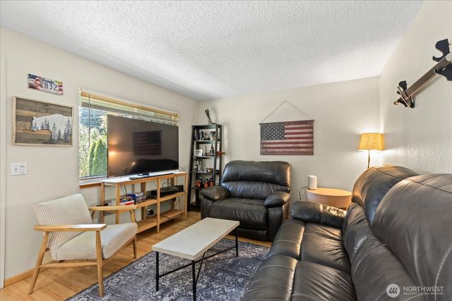 2215 Jackson Avenue, Everett, WA 98203