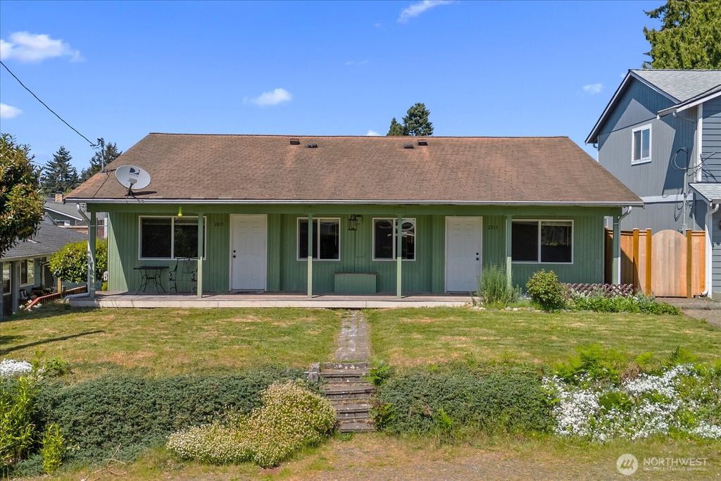 2215 Jackson Avenue, Everett, WA 98203