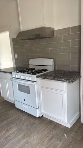 111 E Lewis Street B, Conroe, TX 77301