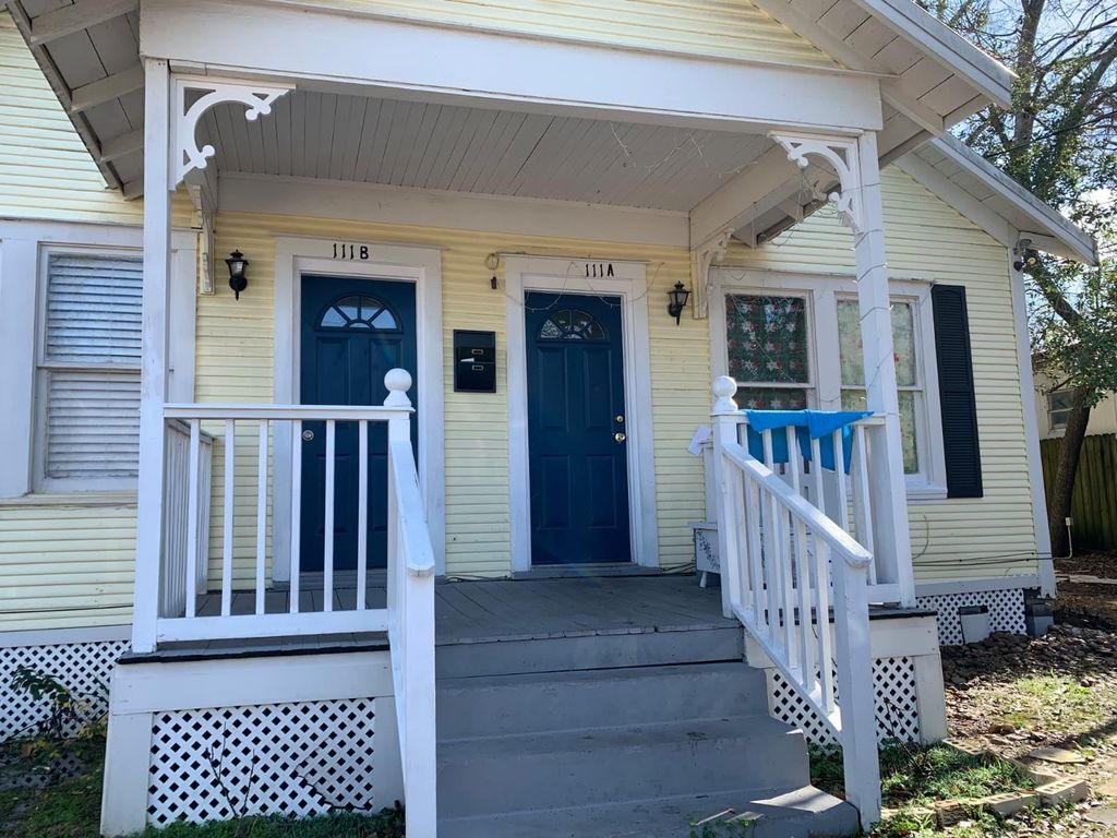 111 E Lewis Street B, Conroe, TX 77301