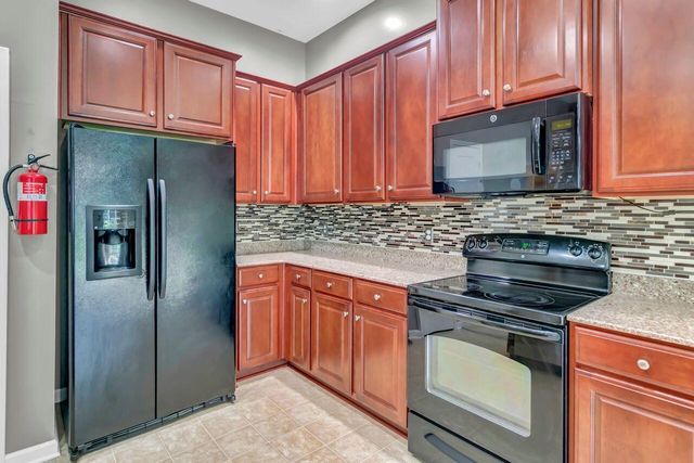 128 Mayfield Drive, Goose Creek, SC 29445
