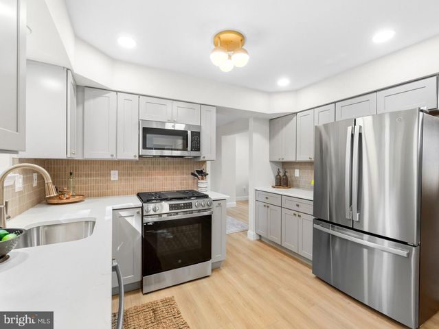 47 COUNTRY CLUB RD, Pine Hill, NJ 08021