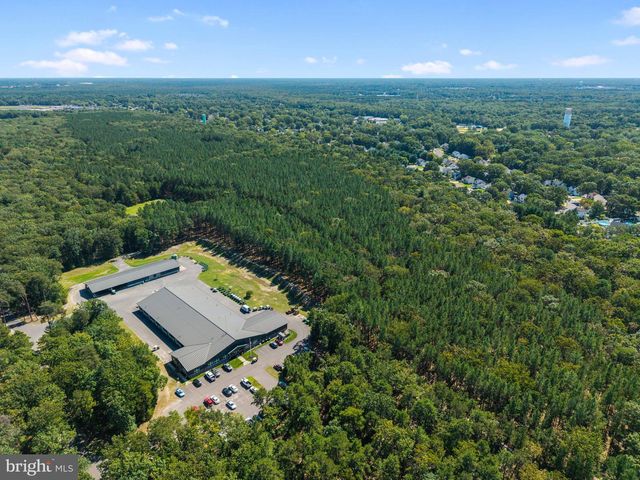 47 COUNTRY CLUB RD, Pine Hill, NJ 08021