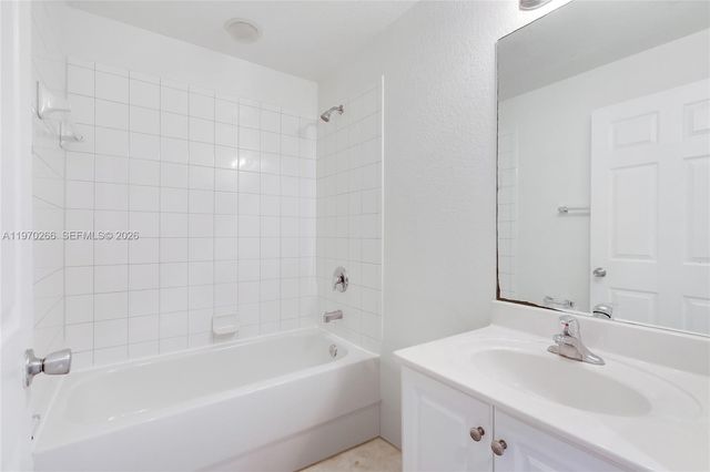 1935 SW 60th Ter 10, North Lauderdale, FL 33068