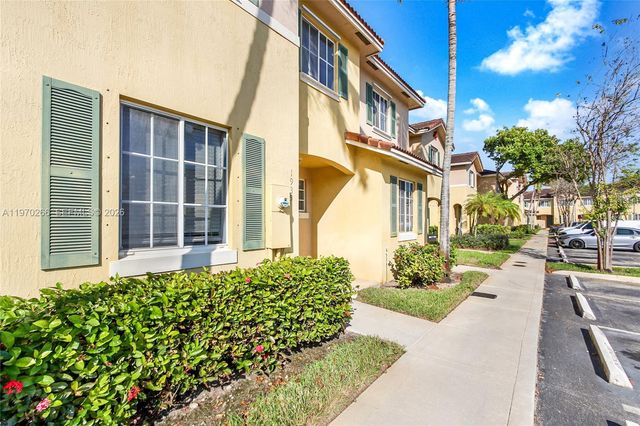 1935 SW 60th Ter 10, North Lauderdale, FL 33068