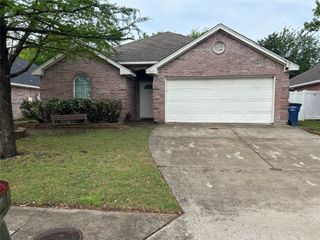 3225 Light Pointe Drive, Dallas, TX 75228