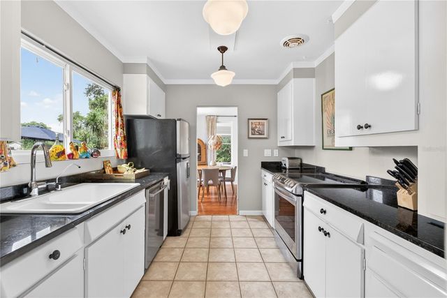 1800 CARLTON DRIVE, Orlando, FL 32806