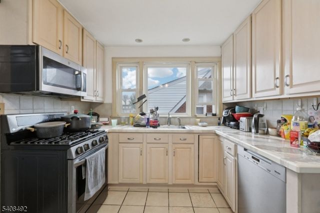 5 Cedar St, North Arlington Boro, NJ 07031