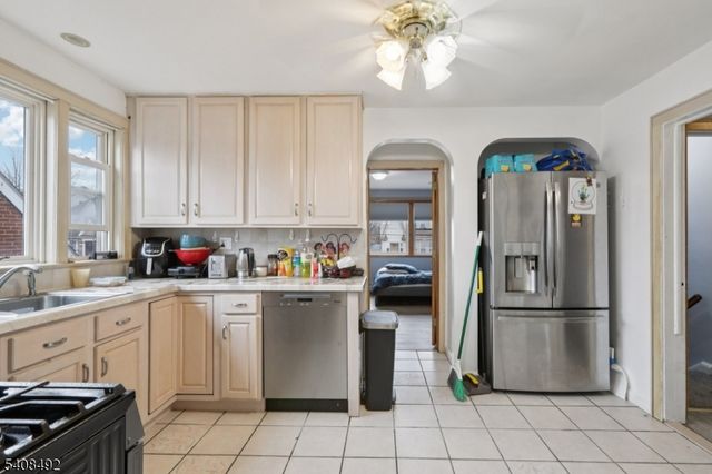 5 Cedar St, North Arlington Boro, NJ 07031