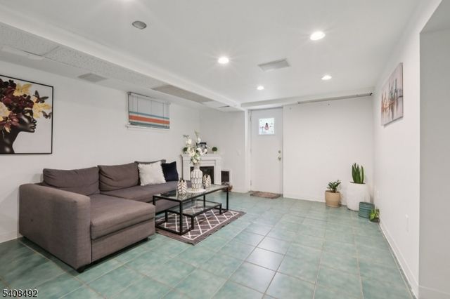 5 Cedar St, North Arlington Boro, NJ 07031