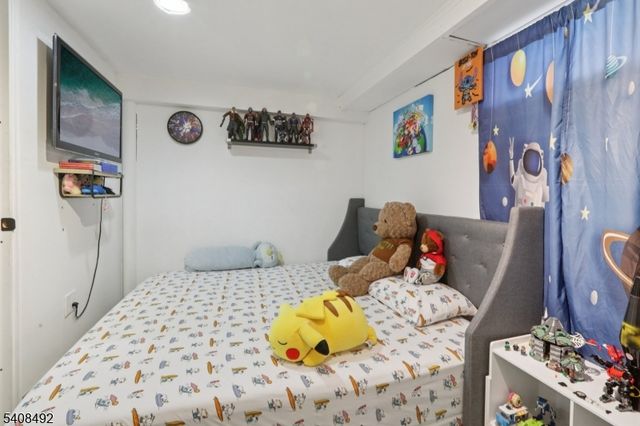 5 Cedar St, North Arlington Boro, NJ 07031