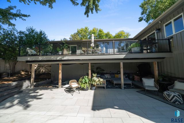 505 E Sunnybrook Dr Drive, Sioux Falls, SD 57105