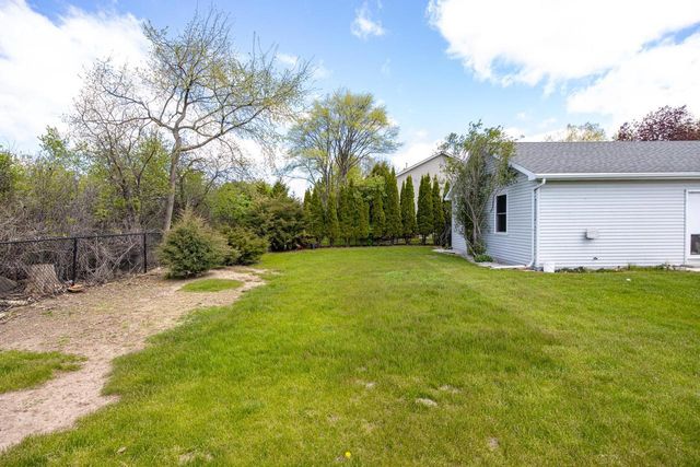 2140 DEER PRAIRIE DRIVE, Neenah, WI 54956