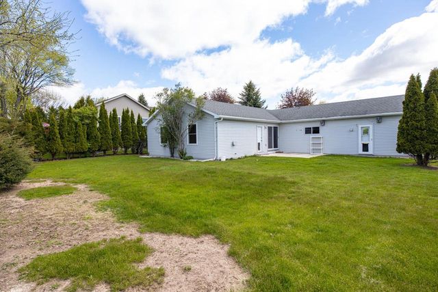 2140 DEER PRAIRIE DRIVE, Neenah, WI 54956