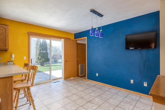 2140 DEER PRAIRIE DRIVE, Neenah, WI 54956