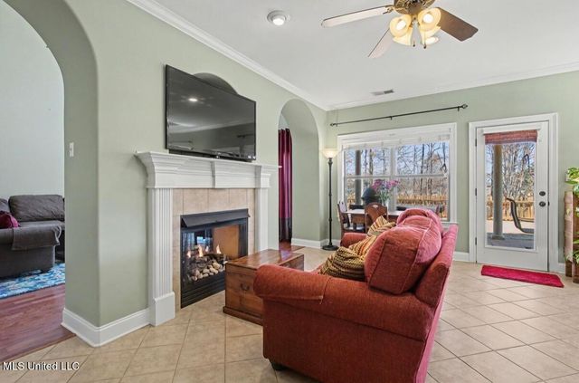 1884 W Keenlan Drive, Hernando, MS 38632