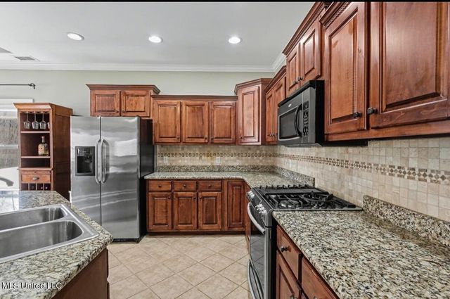 1884 W Keenlan Drive, Hernando, MS 38632