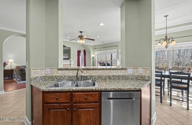 1884 W Keenlan Drive, Hernando, MS 38632