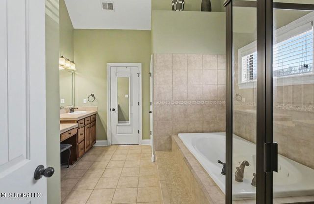 1884 W Keenlan Drive, Hernando, MS 38632