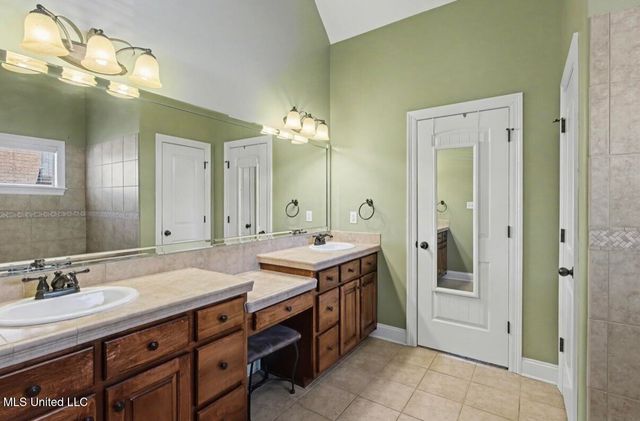 1884 W Keenlan Drive, Hernando, MS 38632