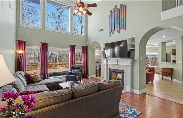 1884 W Keenlan Drive, Hernando, MS 38632