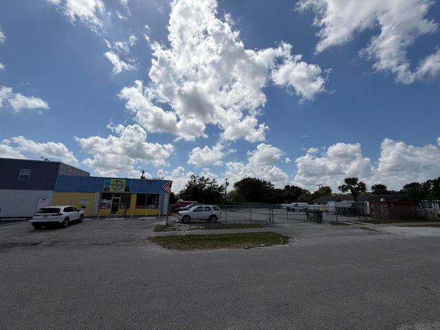 1649 N Military Trail, West Palm Beach, FL 33409