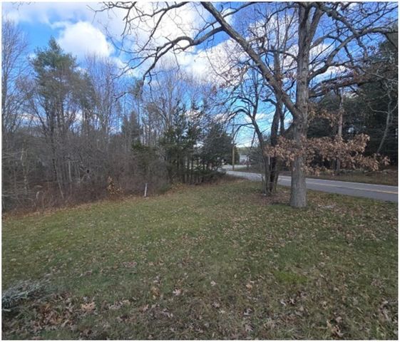 723 Dedham St, Wrentham, MA 02093