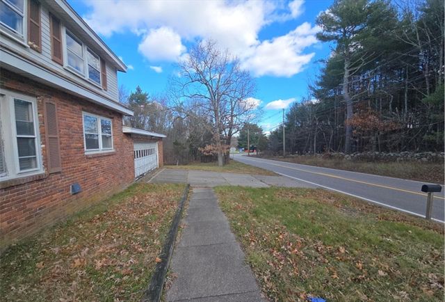 723 Dedham St, Wrentham, MA 02093