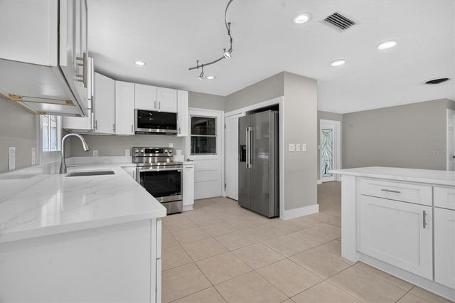 541 LILLIAN DRIVE, Madeira Beach, FL 33708